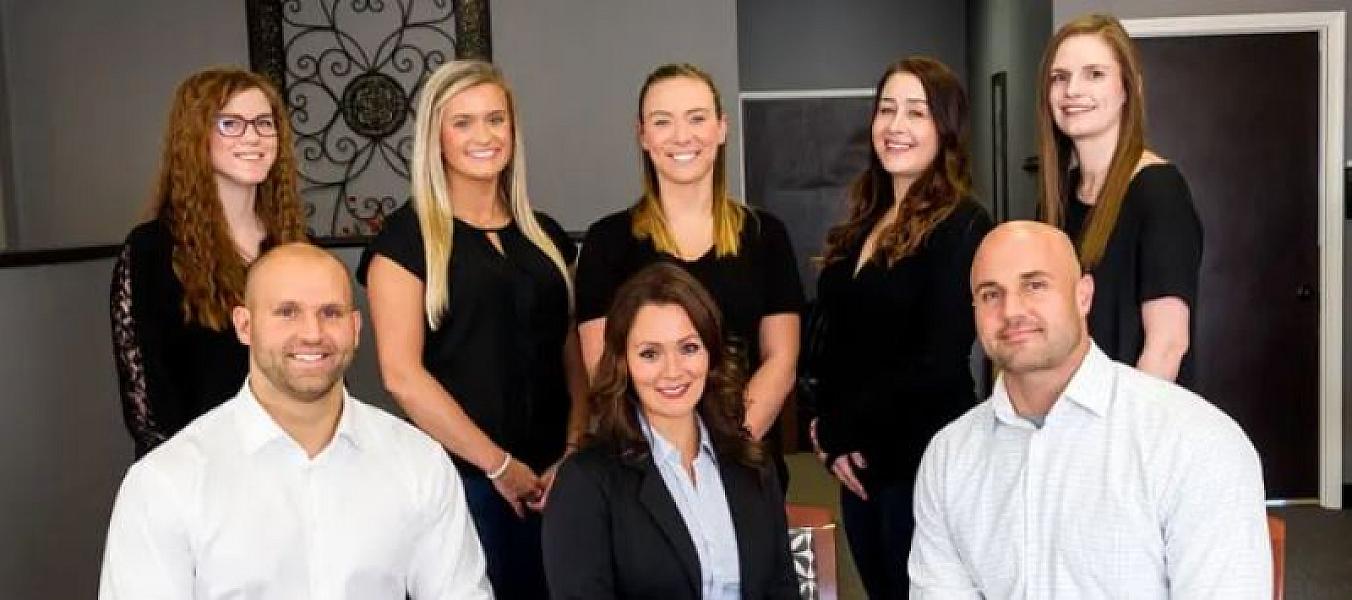 Women's Cosmetic Expert