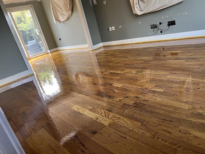 1 DAY Hardwood Floor Refinishing in Manchester