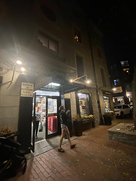 Golden Goose Market & Cafe