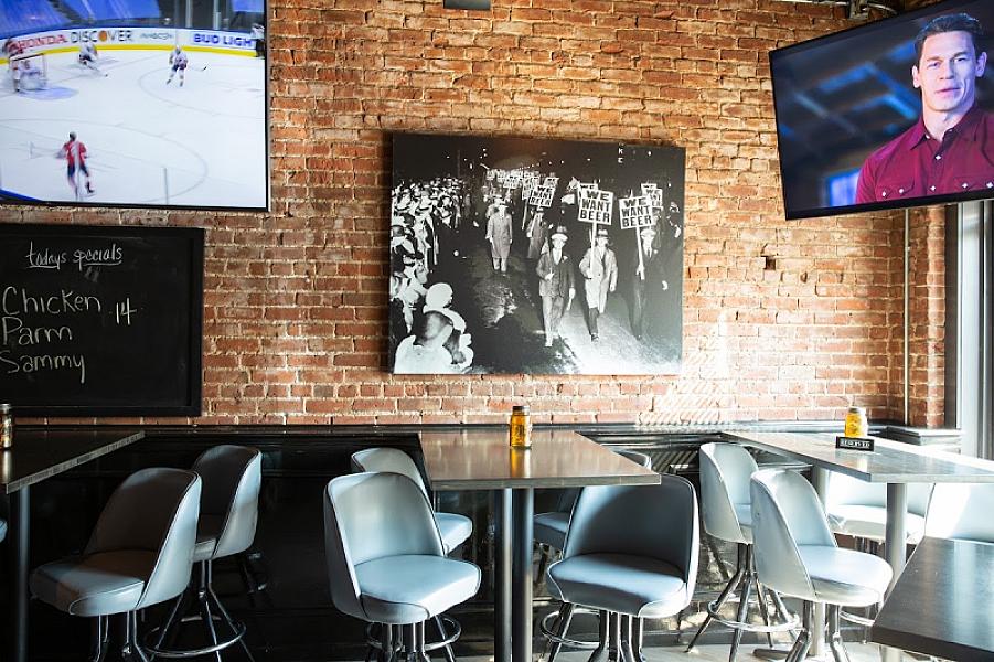 Reiver's Bar and Grill