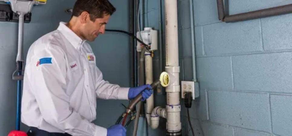 How Plumbers Can Get More Emergency Calls Through Online Visibility 