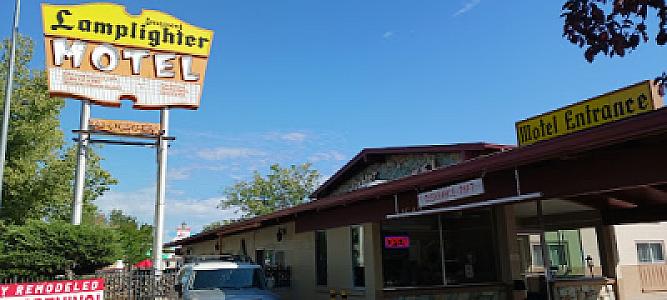 Lamplighter Motel